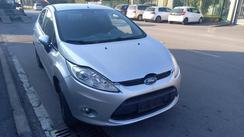 Ford Fiesta 1.4 TDCI 68K.C., снимка 3 - Автомобили и джипове - 36098740