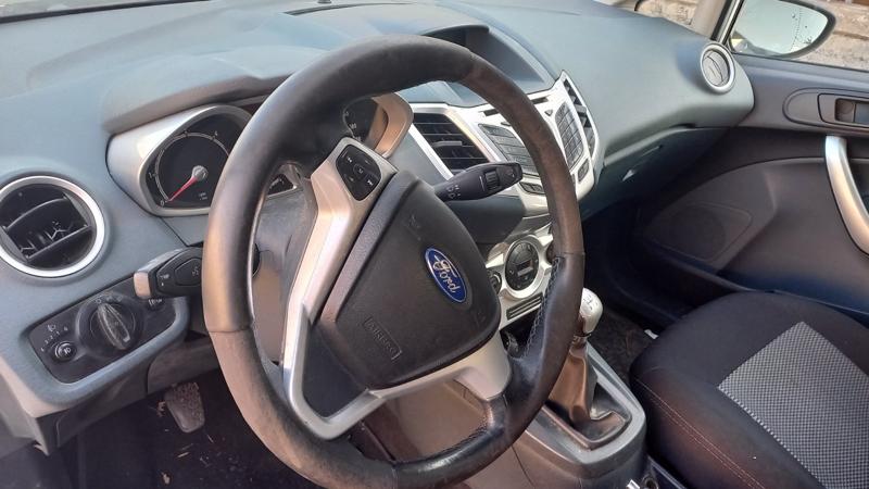 Ford Fiesta 1.4 TDCI 68K.C., снимка 12 - Автомобили и джипове - 36098740