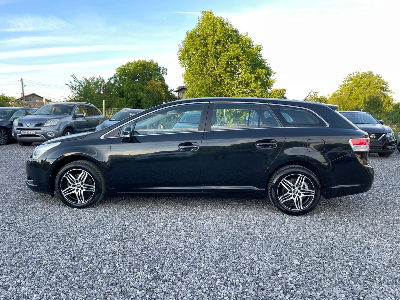 Toyota Avensis 1.8 VVTI Бензин, 147 Hp, 2 комплекта гуми с джанти - изображение 4