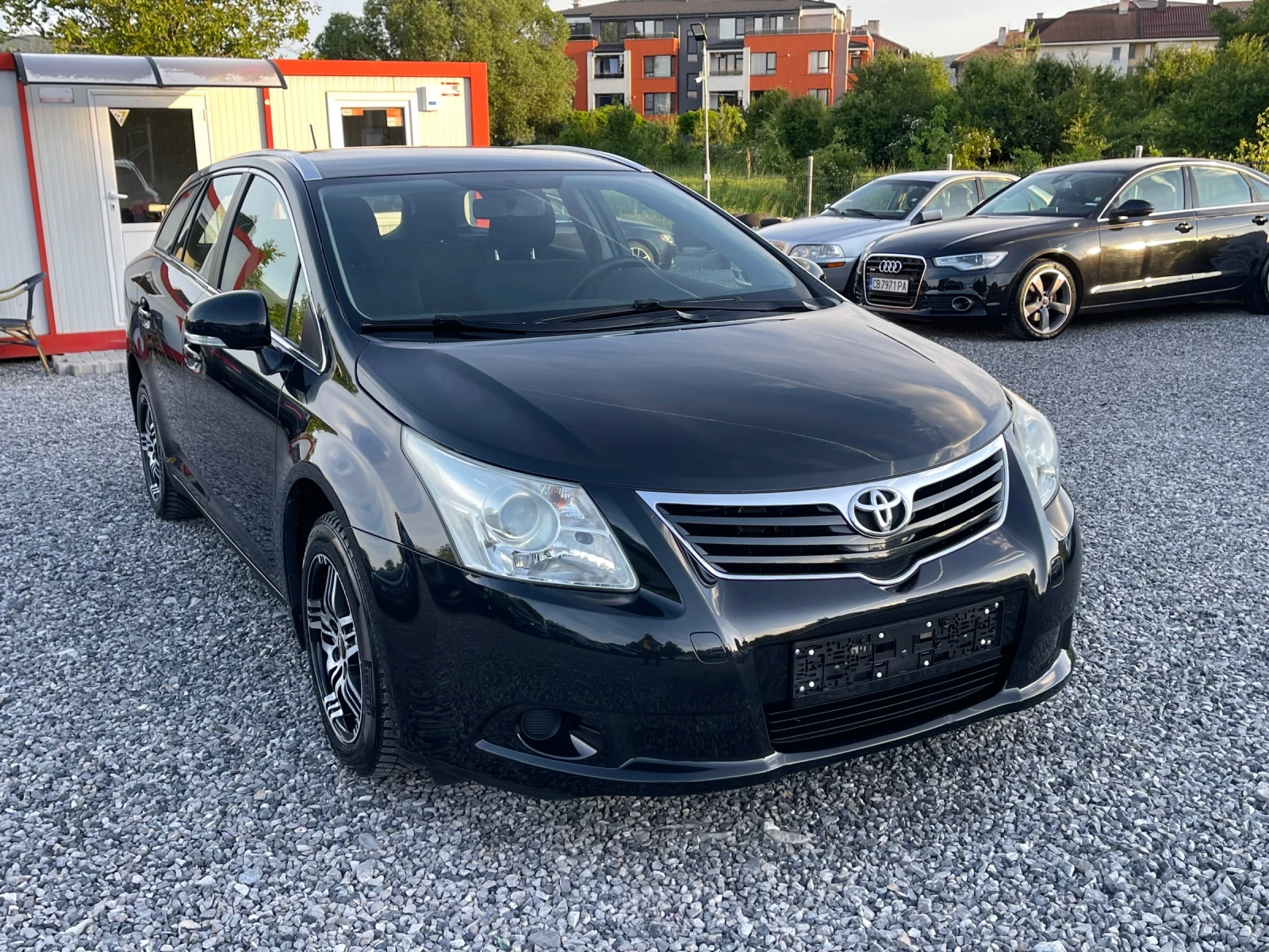 Toyota Avensis 1.8 VVTI Бензин, 147 Hp, 2 комплекта гуми с джанти - изображение 2