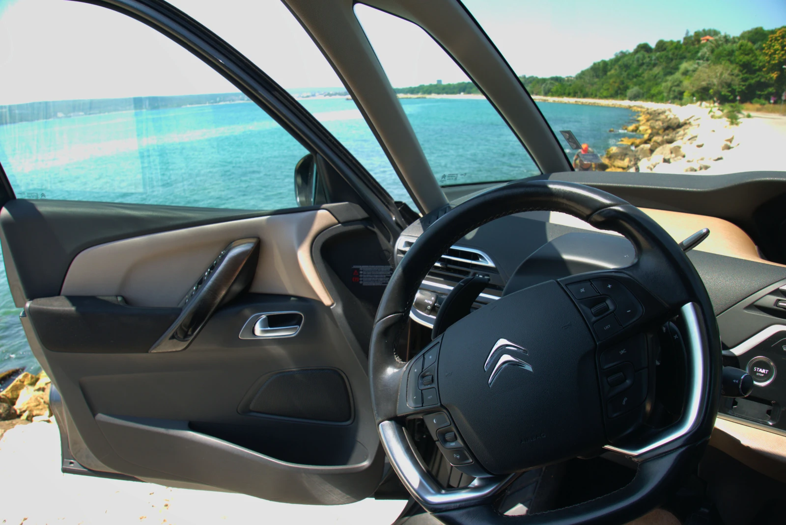 Citroen C4 Picasso 1.6 e-HDi Exclusive - изображение 7