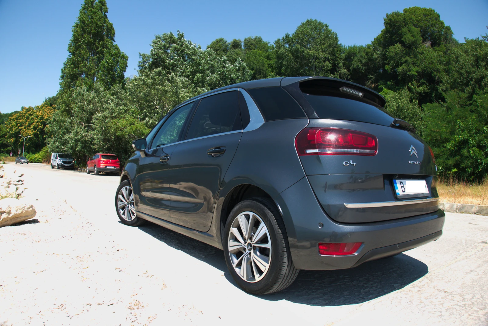 Citroen C4 Picasso 1.6 e-HDi Exclusive - изображение 4