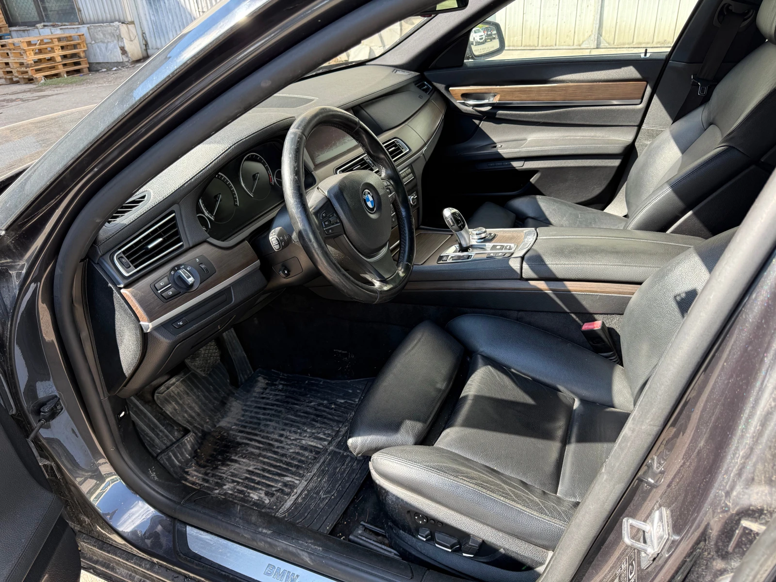 BMW 750 i xDrive - изображение 9