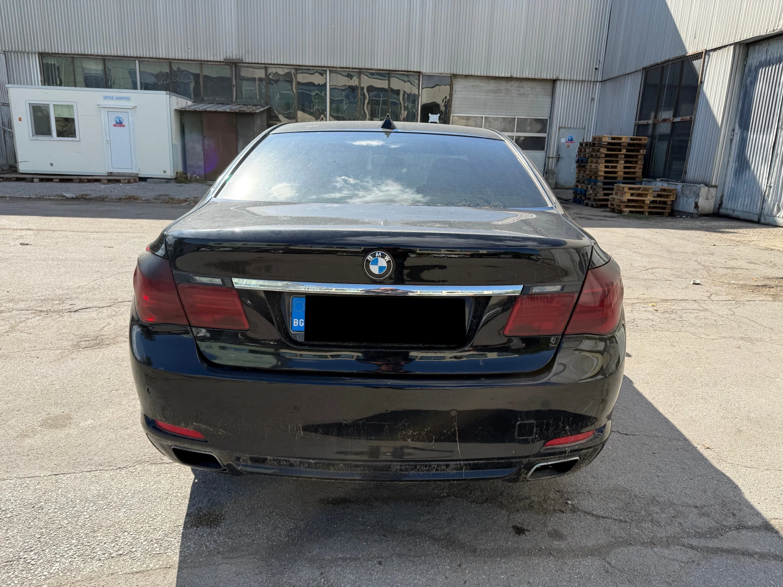 BMW 750 i xDrive - изображение 8