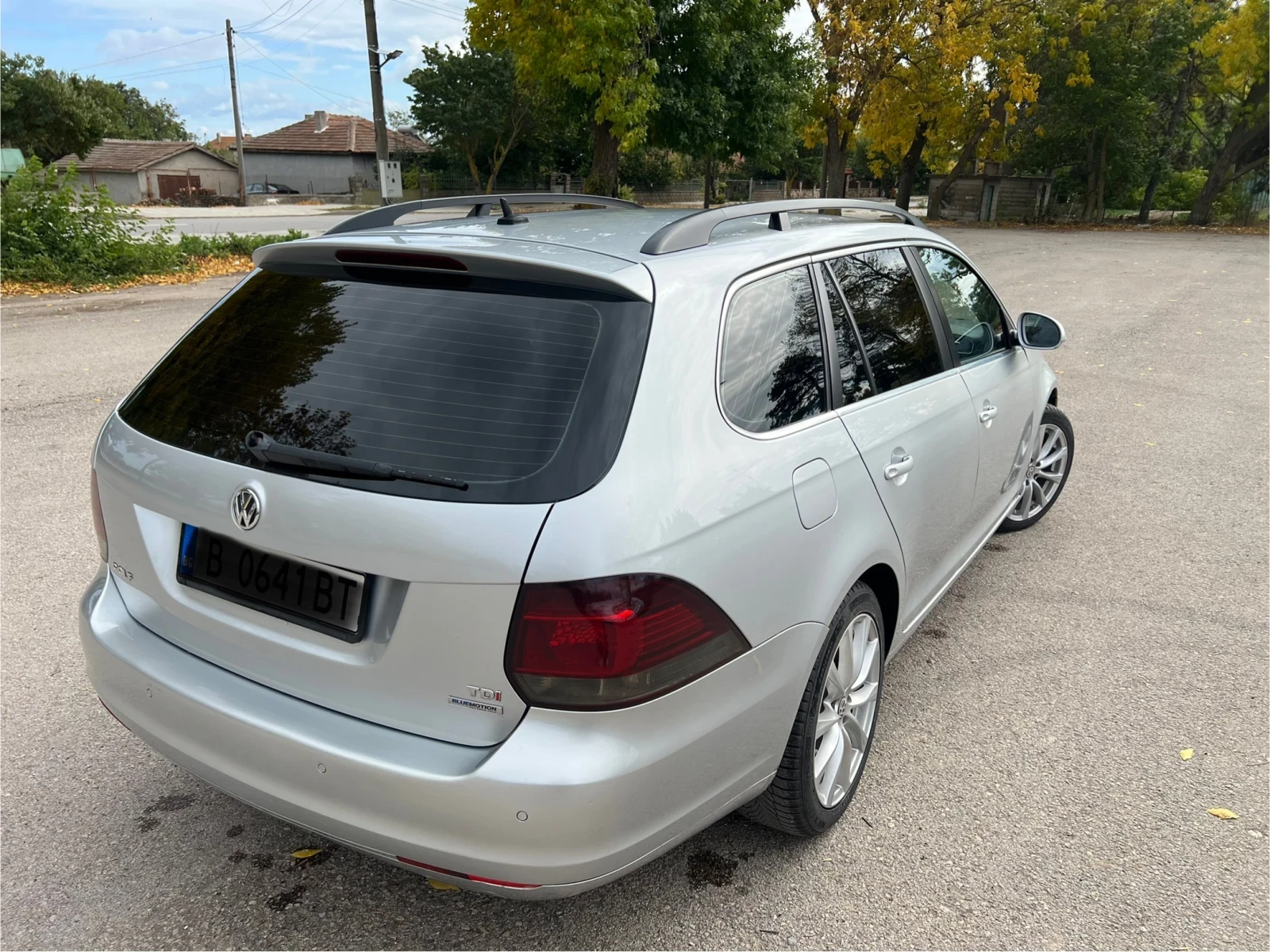 VW Golf 1.6TDI АВТОМАТ - изображение 5