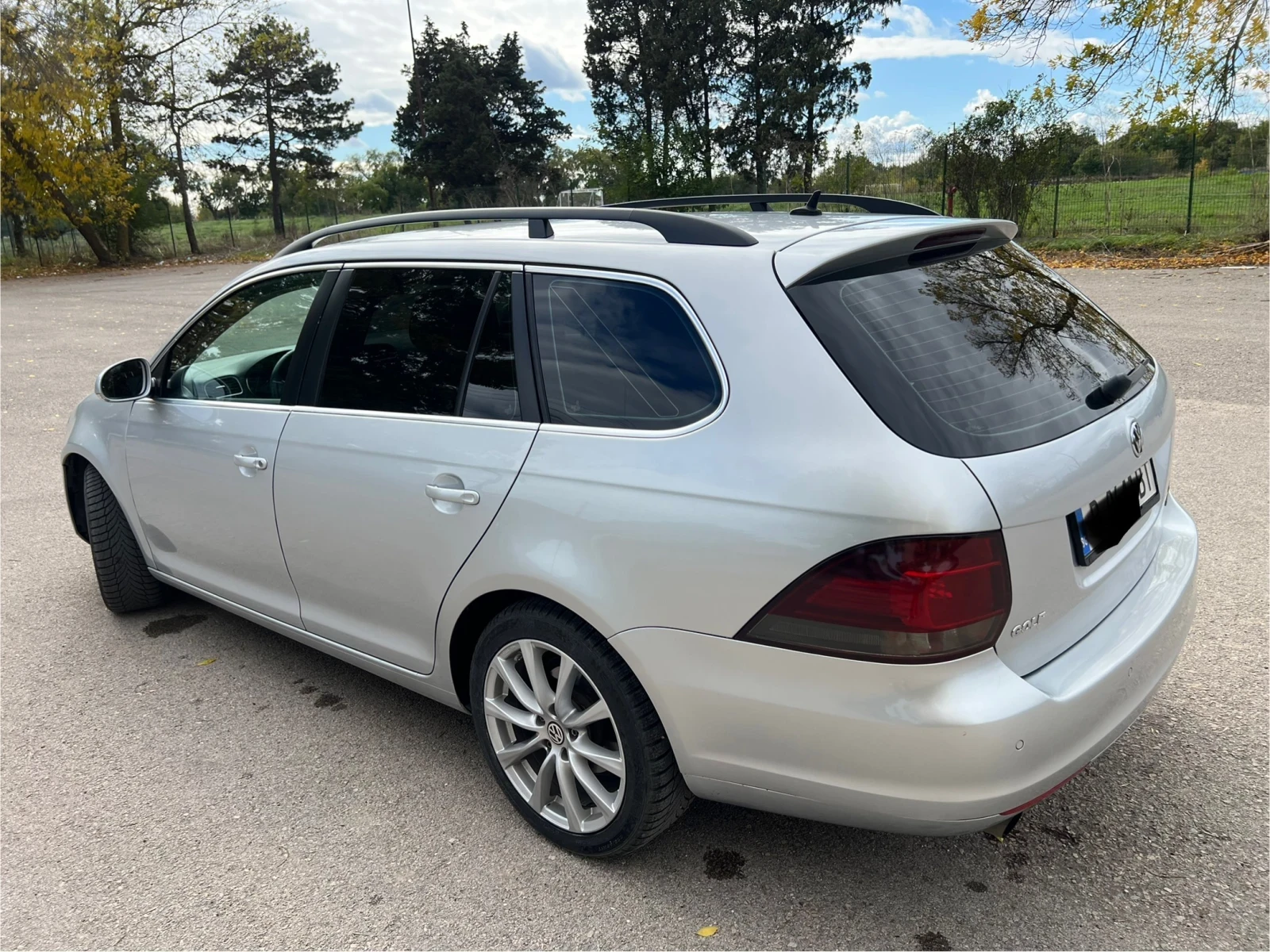 VW Golf 1.6TDI АВТОМАТ - изображение 6