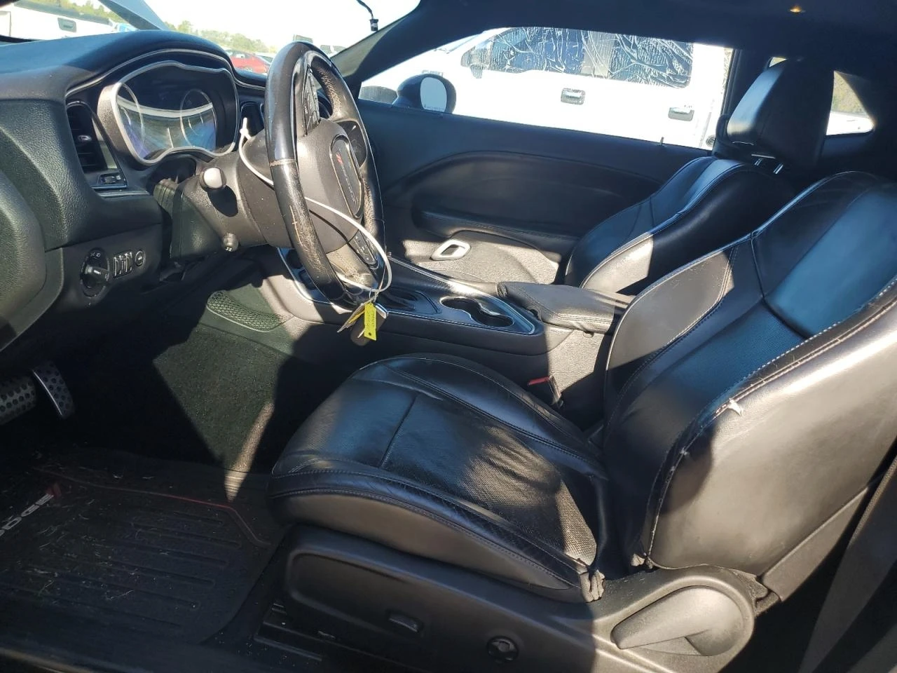 Dodge Challenger 3.6 SXT PLUS| 8-ZF| КОЖА| ПОДГР.&ОБДУХ.| FULL ЕКСТ - изображение 5