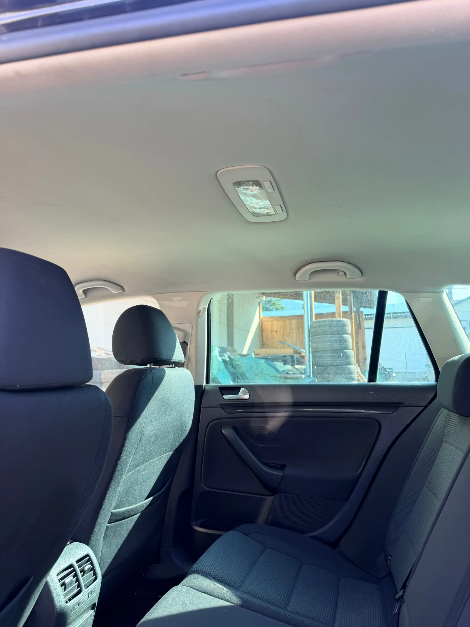 VW Golf 1.6 TDI , снимка 9 - Автомобили и джипове - 53706671