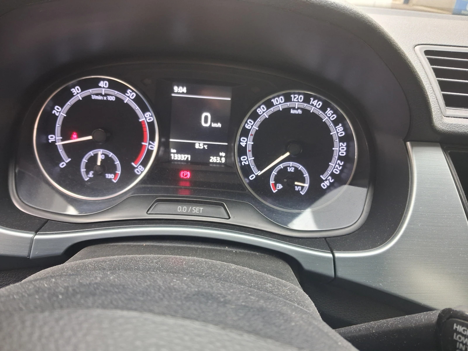 Skoda Fabia 1.0 MPI, снимка 9 - Автомобили и джипове - 54226283