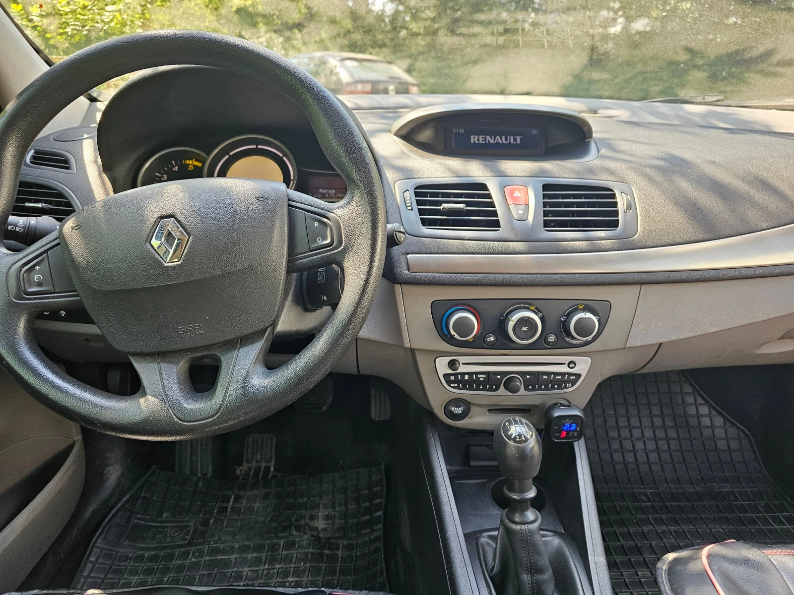 Renault Megane 3, снимка 11 - Автомобили и джипове - 54849933