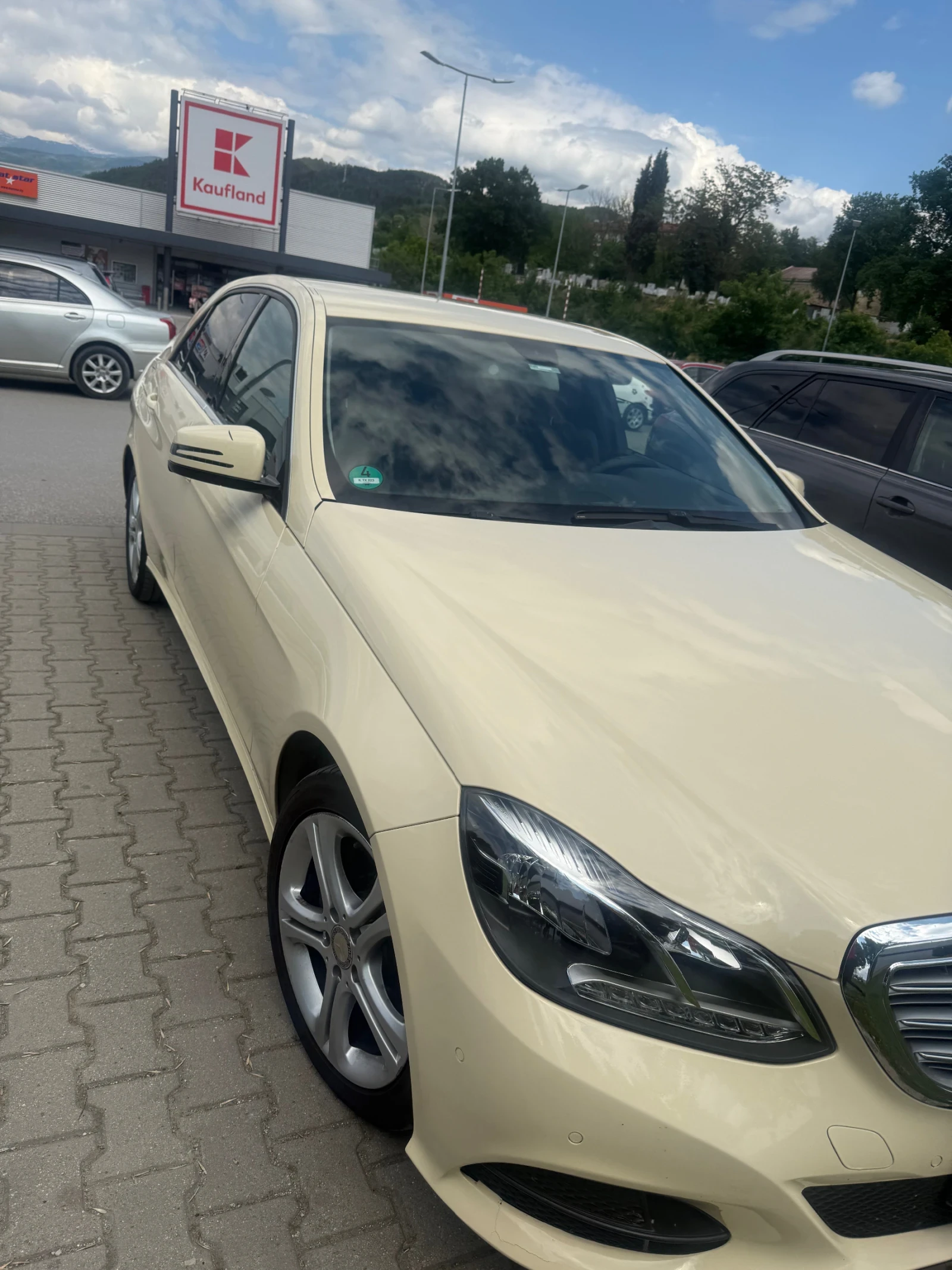 Mercedes-Benz E 200 z, снимка 4 - Автомобили и джипове - 54462246