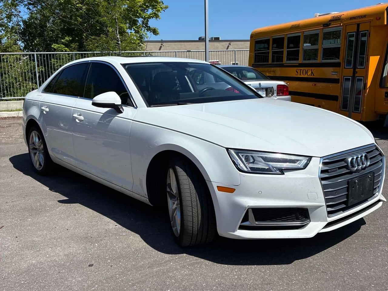 Audi A4 * Technik * CARFAX * БЕЗ ПЪРВОНАЧАЛНА ВНОСКА, снимка 3 - Автомобили и джипове - 55397905