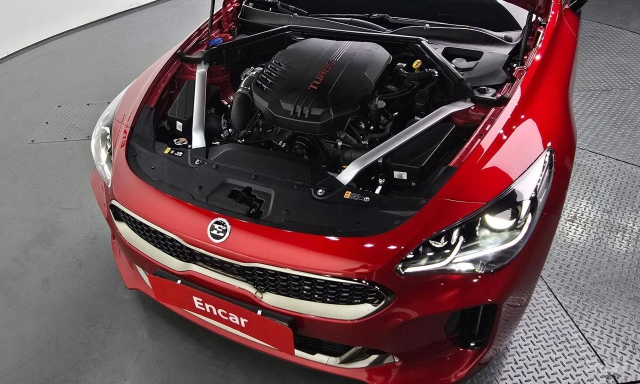 Kia Stinger 3.3* GT* TURBO* AWD* ОБДУХВАНЕ* ХЕДЪП* 360КАМЕРА* , снимка 17 - Автомобили и джипове - 55743073