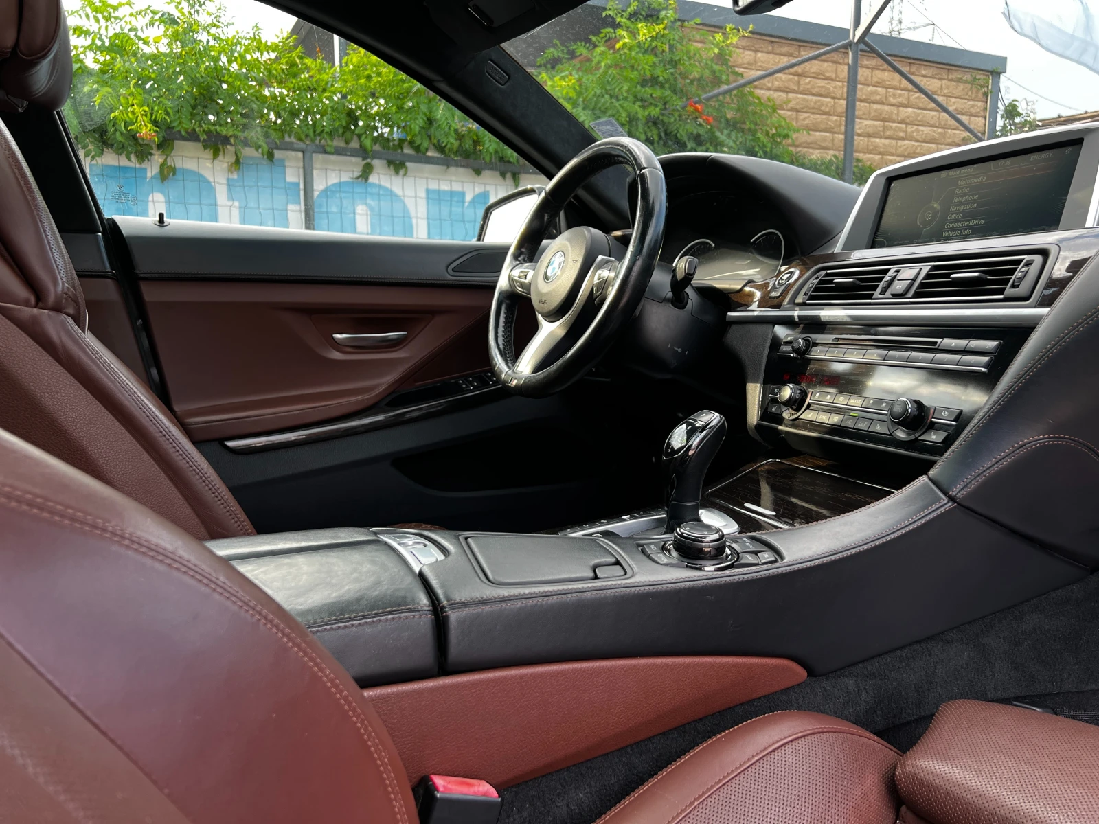 BMW 650 i xDRIVE/GRAN COUPE/M-SPORT/360/HeadUp/SoftClose, снимка 15 - Автомобили и джипове - 55825798