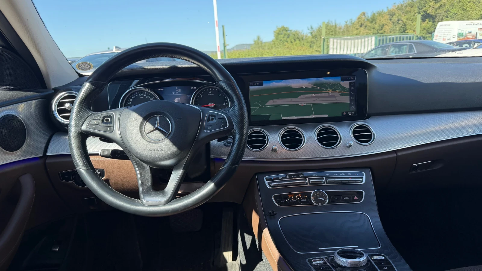 Mercedes-Benz E 220 d 9g ТОП БАРТЕР ЛИЗИНГ, снимка 7 - Автомобили и джипове - 55962603
