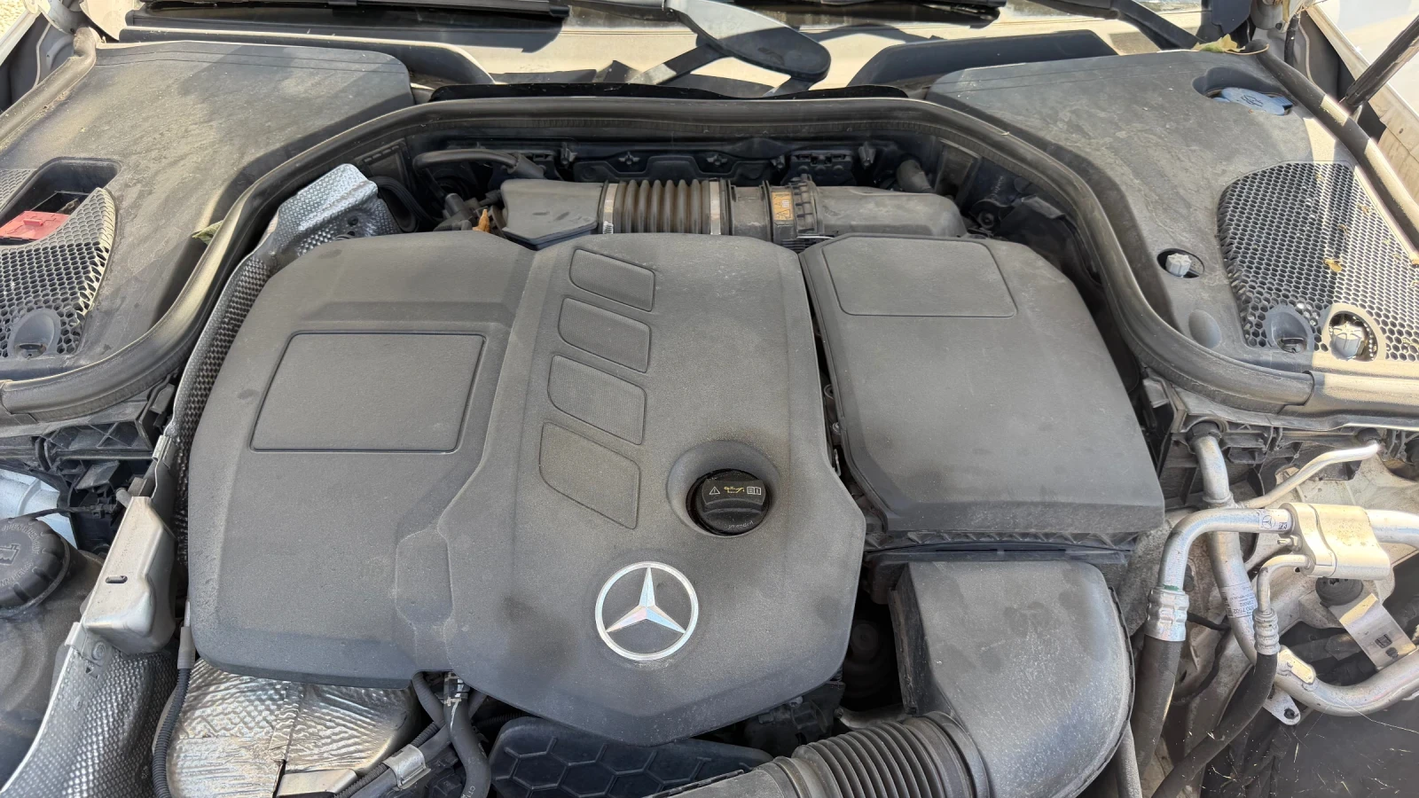 Mercedes-Benz E 220 d 9g ТОП БАРТЕР ЛИЗИНГ, снимка 11 - Автомобили и джипове - 55962603