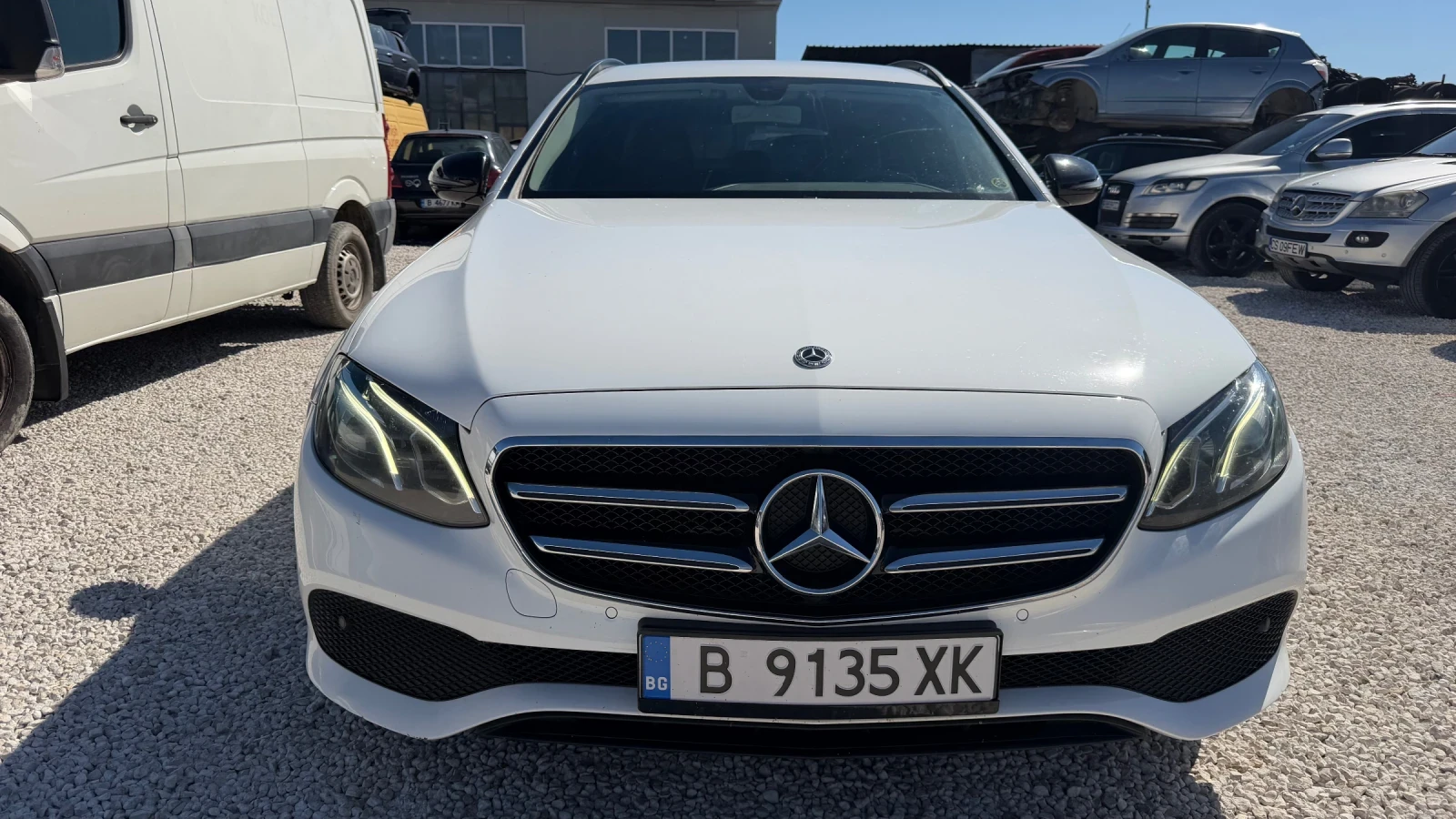 Mercedes-Benz E 220 d 9g ТОП БАРТЕР ЛИЗИНГ, снимка 3 - Автомобили и джипове - 55962603