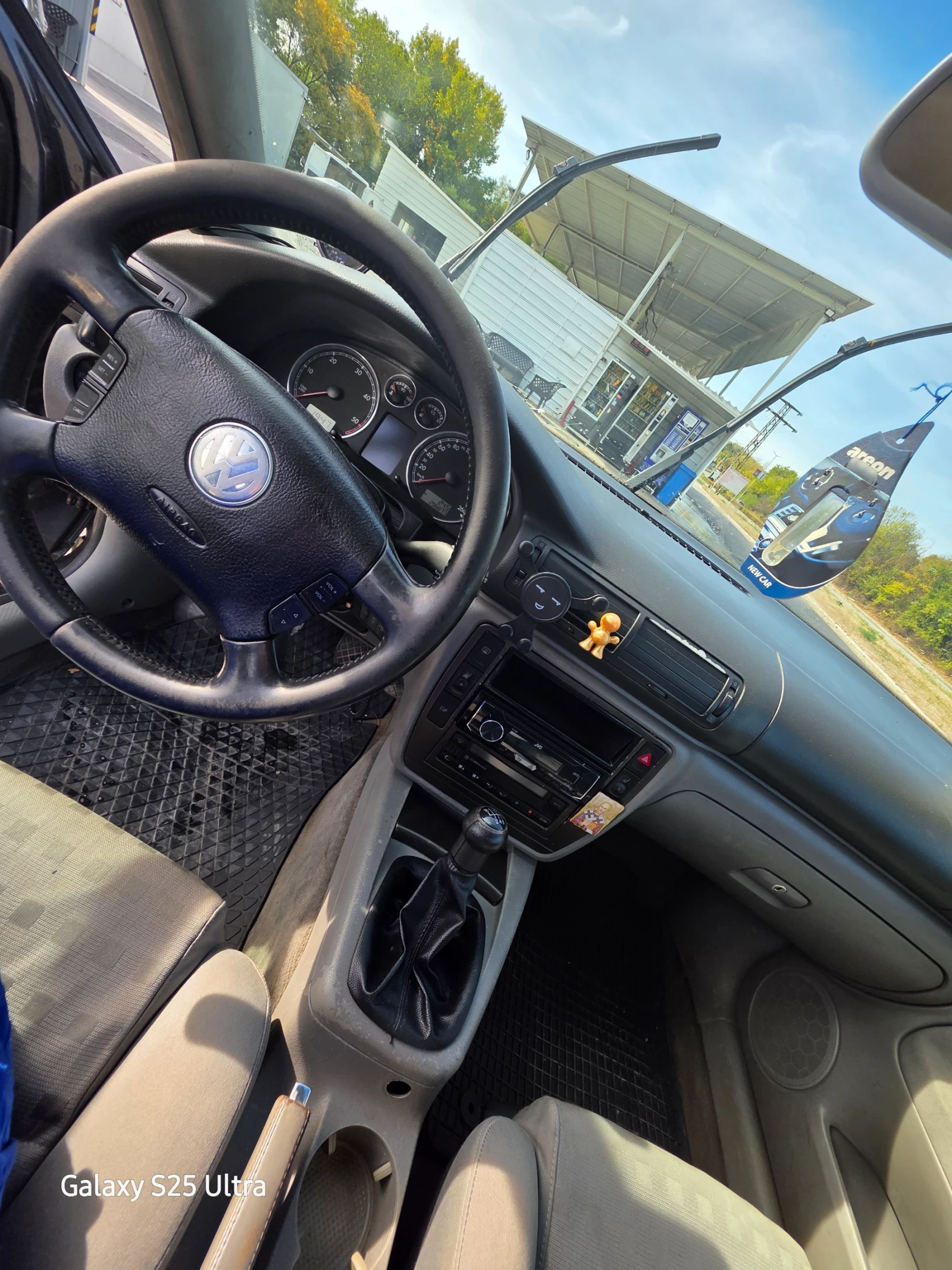 VW Passat 1.9tdi, снимка 8 - Автомобили и джипове - 56432672