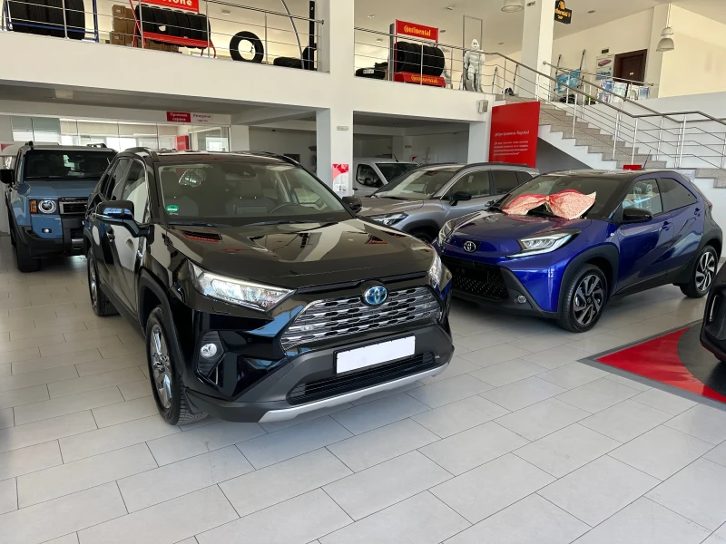 Toyota Rav4, снимка 7 - Автомобили и джипове - 51534267