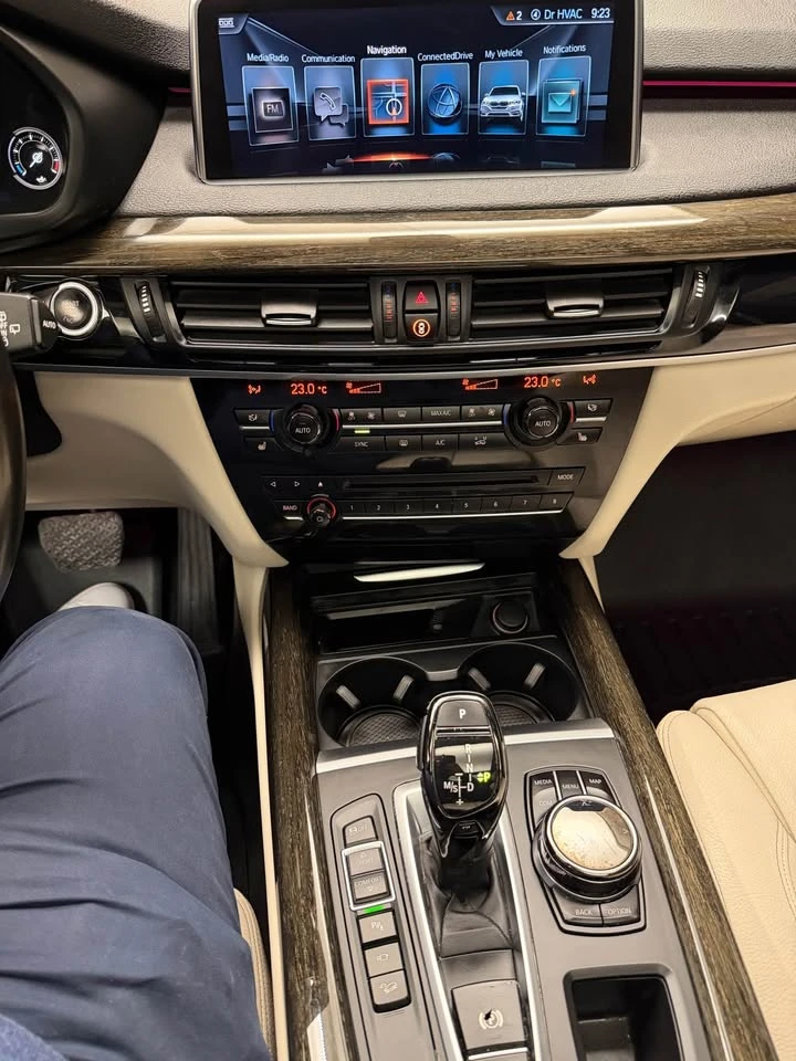 BMW X5 35ixDrive/Soft close/360 Cam/Head Up/Heated seats, снимка 13 - Автомобили и джипове - 53946916