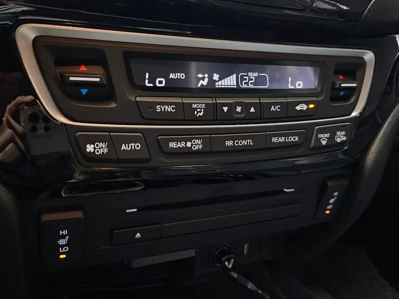 Honda Pilot 3.5/AWD/7 МЕСТА, снимка 17 - Автомобили и джипове - 56577430