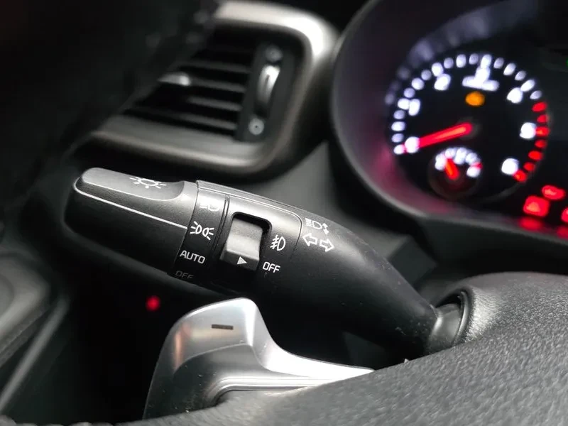 Kia Sorento 2.0 2Wd Noblesse, снимка 17 - Автомобили и джипове - 56699201