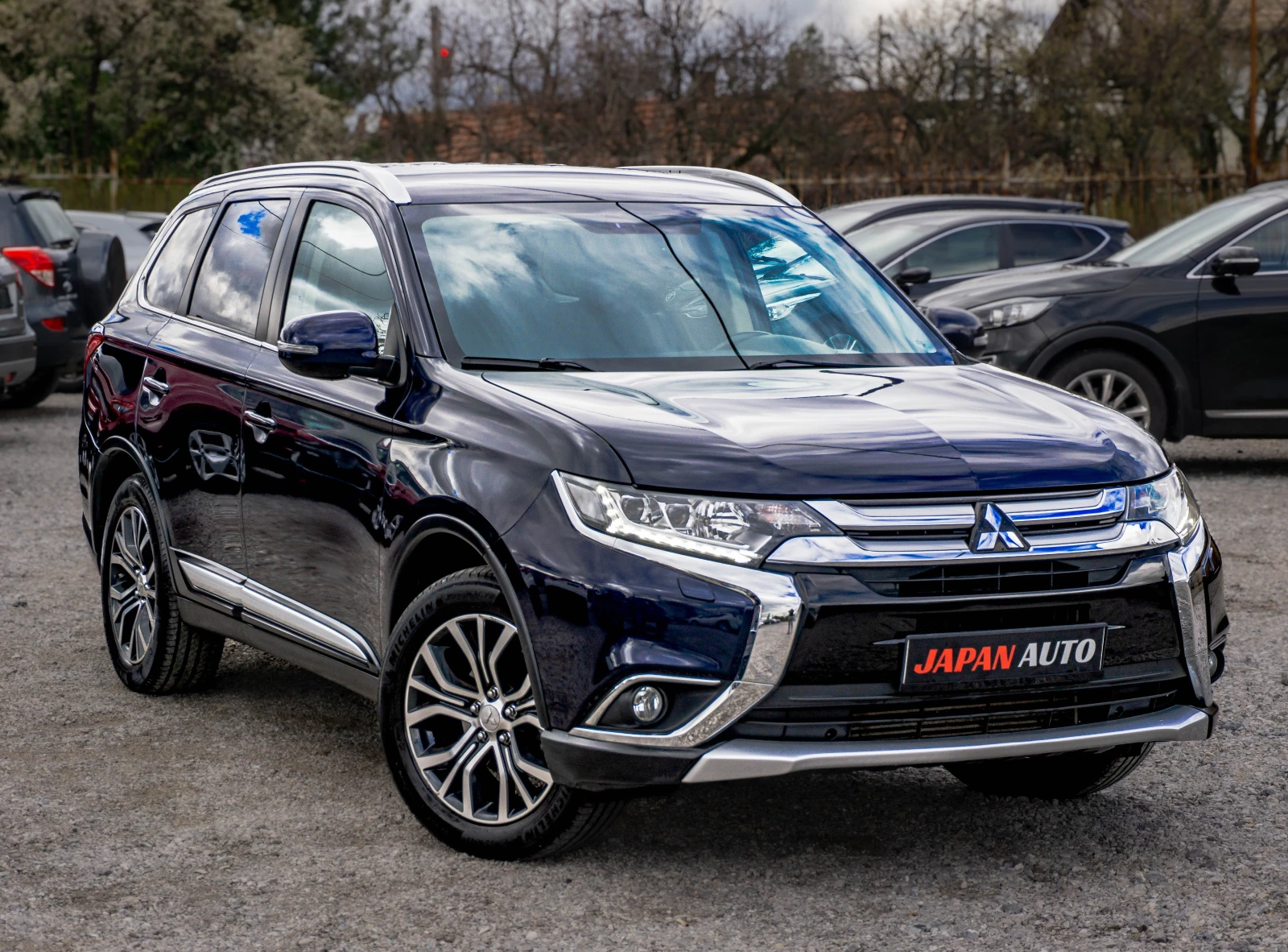 Mitsubishi Outlander 2.2D 4x4 Сменена ангр. верига, масла и филтри! ТОП, снимка 3 - Автомобили и джипове - 54078961
