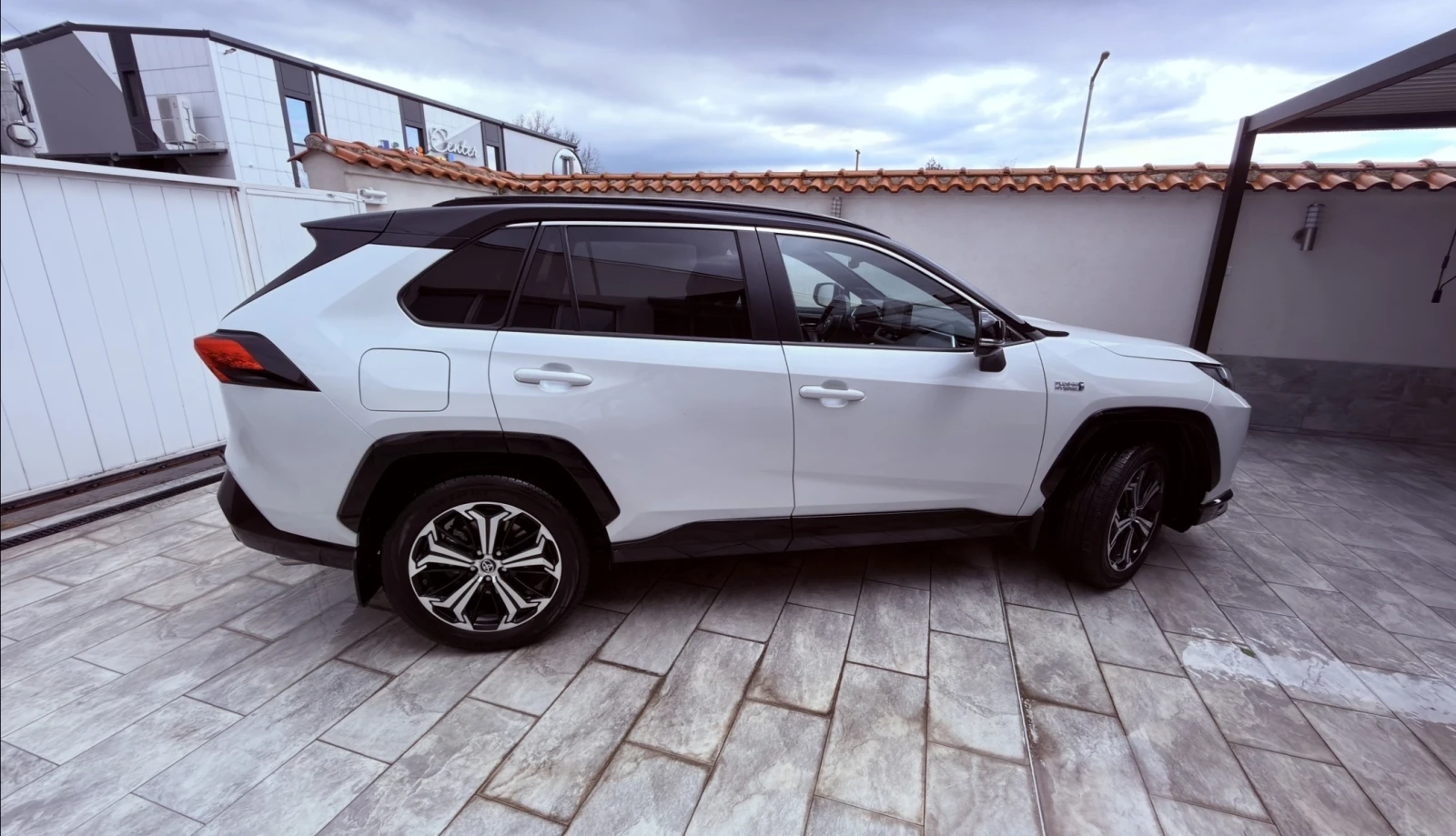 Toyota Rav4 PHEV 2.5, снимка 4 - Автомобили и джипове - 54091700
