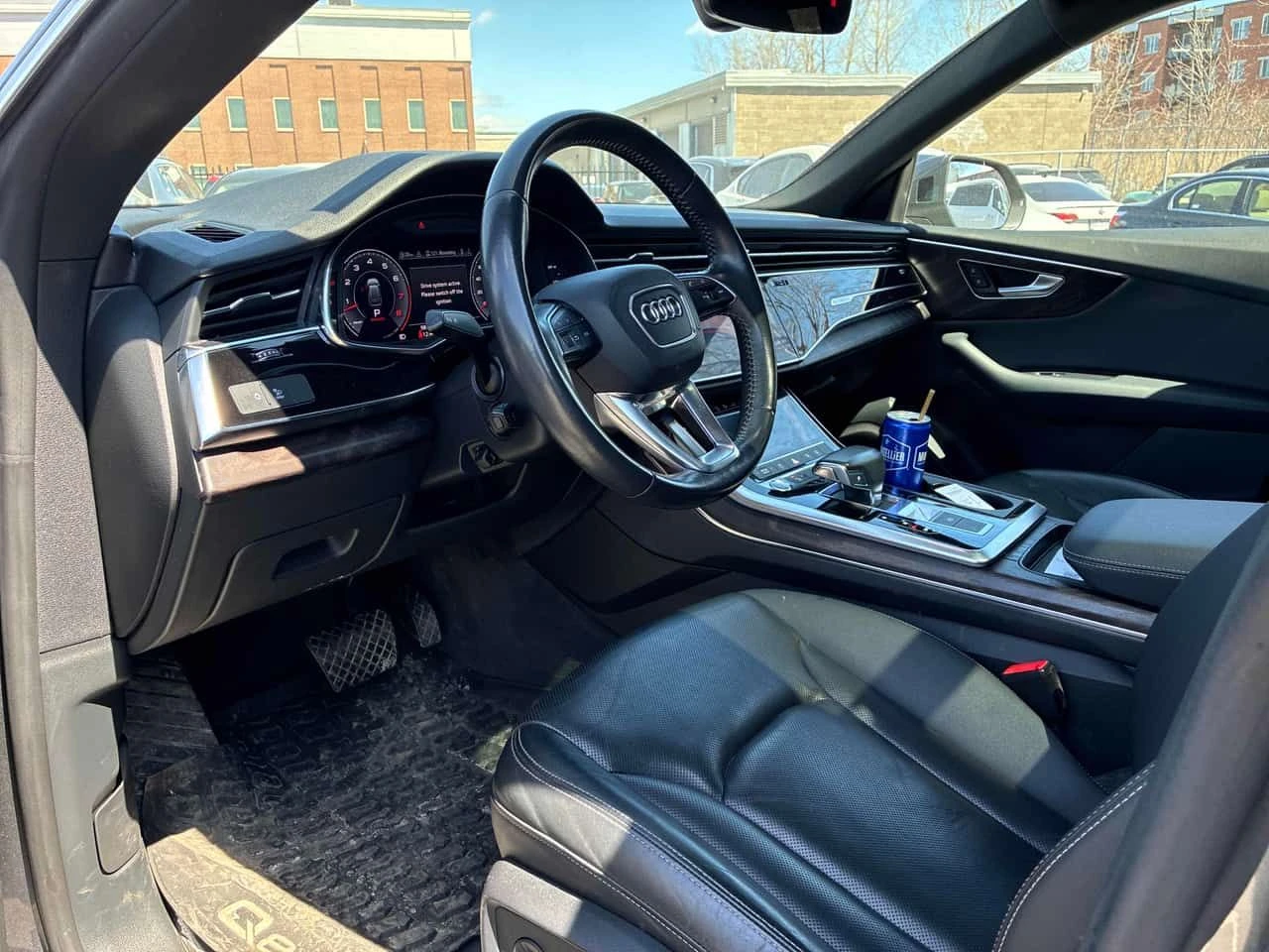 Audi Q8 | Progressiv | ОБДУХВАНЕ | ПАНОРАМА | 360 | , снимка 5 - Автомобили и джипове - 54315701