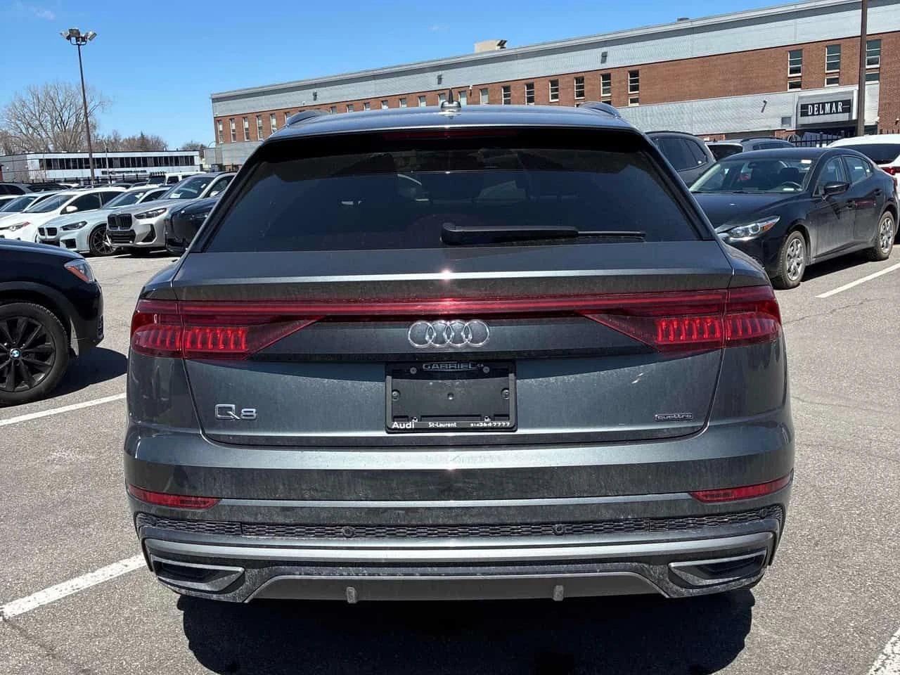 Audi Q8 | Progressiv | ОБДУХВАНЕ | ПАНОРАМА | 360 | , снимка 4 - Автомобили и джипове - 54315701