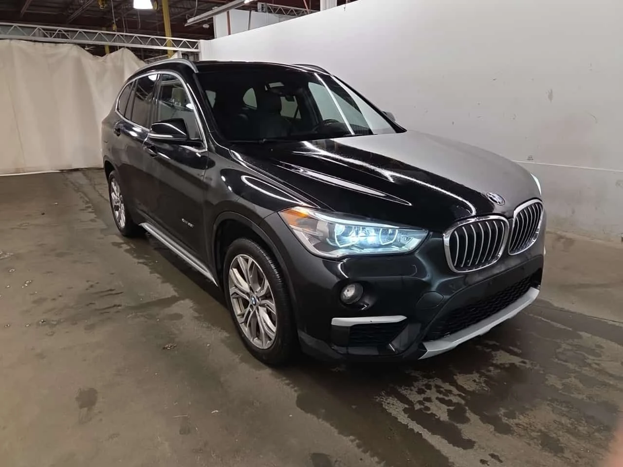 BMW X1 XDRIVE28I | CARFAX | БЕЗ ПЪРВОНАЧАЛНА ВНОСКА, снимка 3 - Автомобили и джипове - 55093048