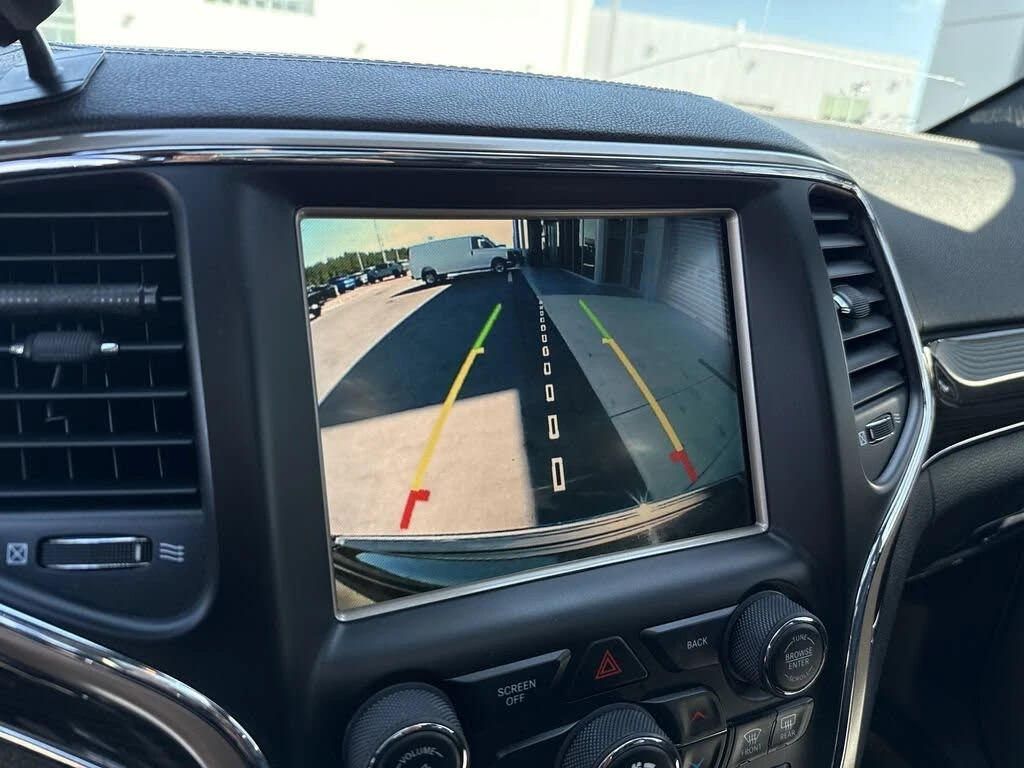 Jeep Grand cherokee OVERLAND* 4WD* PANO* BLIND SPOT* КОЖА* ПОДГРЕВ* , снимка 16 - Автомобили и джипове - 55437037