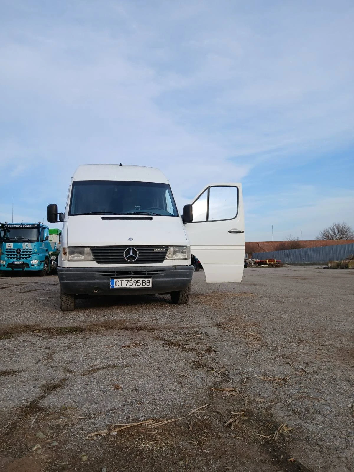 Mercedes-Benz Sprinter 210, снимка 3 - Бусове и автобуси - 53728360