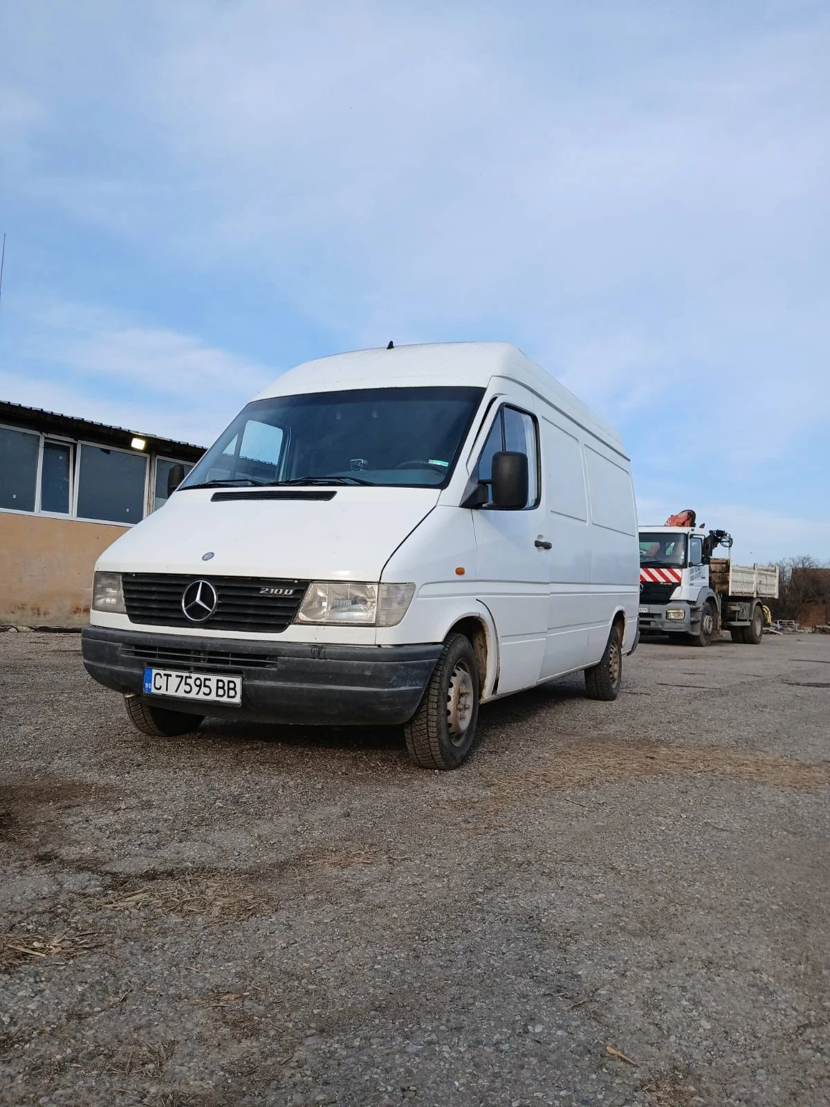 Mercedes-Benz Sprinter 210