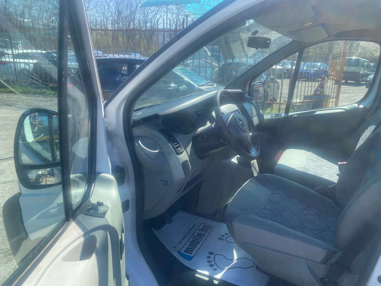 Opel Vivaro 1.9 CDTI Клима, снимка 7 - Бусове и автобуси - 54107123