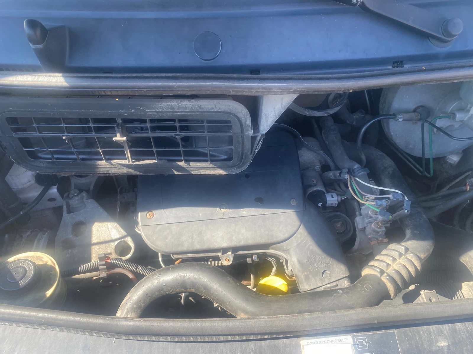 Opel Vivaro 1.9 CDTI Клима, снимка 12 - Бусове и автобуси - 54107123