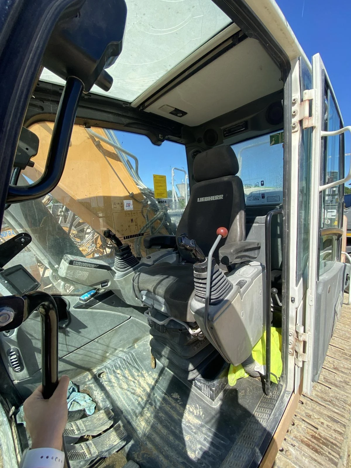 Багер Liebherr R 924 LC ЛИЗИНГ - изображение 8