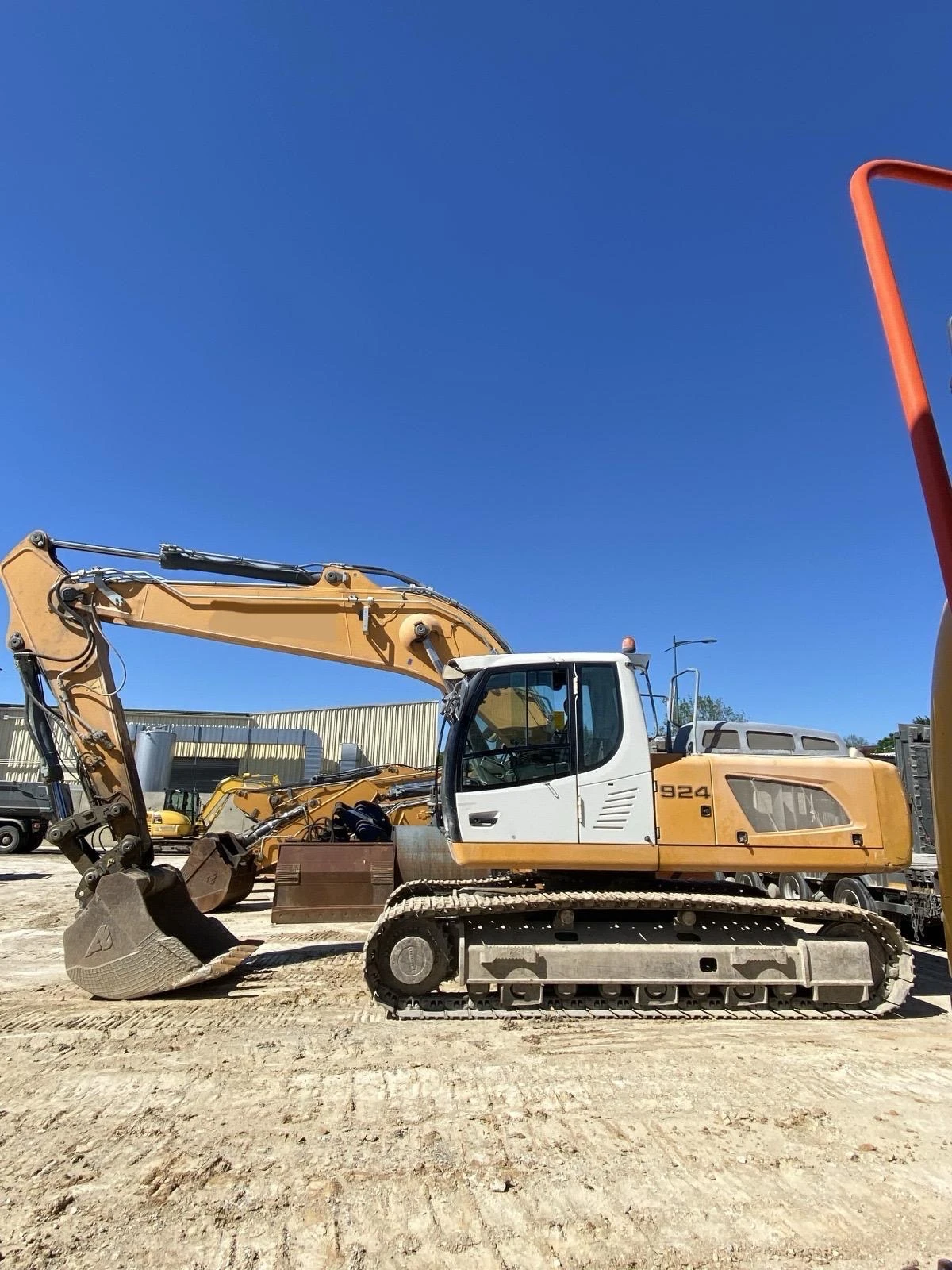 Багер Liebherr R 924 LC ЛИЗИНГ - изображение 4