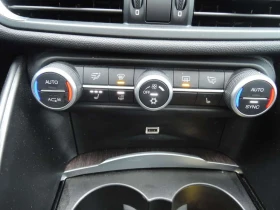 Alfa Romeo Giulia * 4dr Sdn Ti AWD| 8 PNEUS * CARFAX * ЦЕНА ДО БГ | Auto.bg — изображение 9