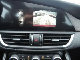 Alfa Romeo Giulia * 4dr Sdn Ti AWD| 8 PNEUS * CARFAX * ЦЕНА ДО БГ | Auto.bg — изображение 8