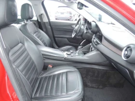 Alfa Romeo Giulia * 4dr Sdn Ti AWD| 8 PNEUS * CARFAX * ЦЕНА ДО БГ | Auto.bg — изображение 12