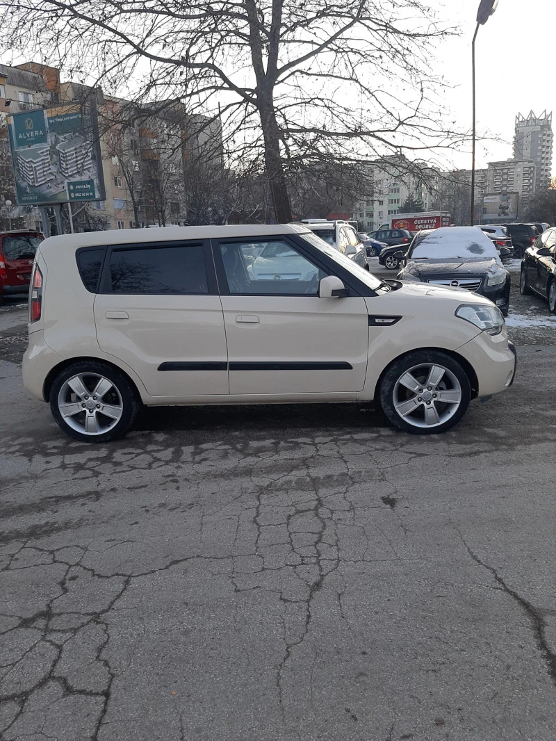 Kia Soul 1.6 газ, снимка 10 - Автомобили и джипове - 43928778