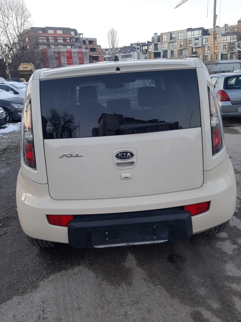 Kia Soul 1.6 газ, снимка 11 - Автомобили и джипове - 43928778