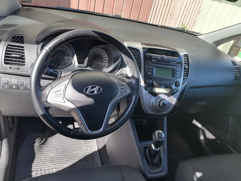 Hyundai Ix20 1.4 EVRO 5 UNIKAT, снимка 9 - Автомобили и джипове - 47780186