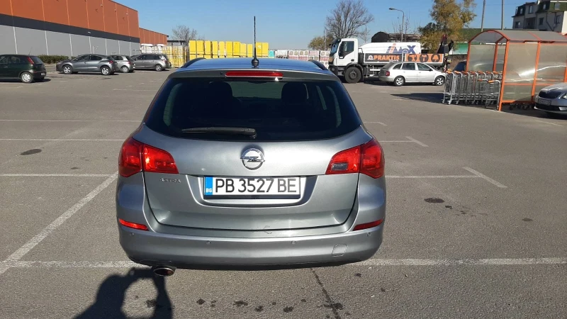 Opel Astra 1.4 Turbo фабрична газ, снимка 3 - Автомобили и джипове - 48753735