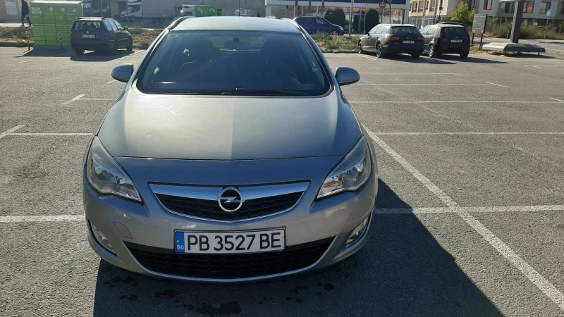 Opel Astra 1.4 Turbo фабрична газ, снимка 1 - Автомобили и джипове - 47938536