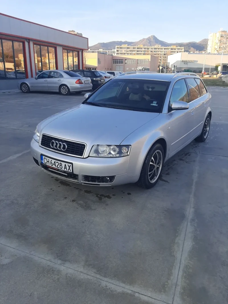 Audi A4 A4  6-скорости , снимка 1 - Автомобили и джипове - 48559707