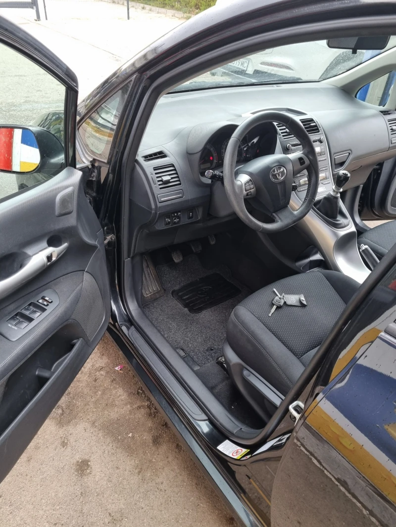 Toyota Auris 1.6 VVTI 132 к.с. Facelift, 6 скорости, Швейцария, снимка 10 - Автомобили и джипове - 49610291