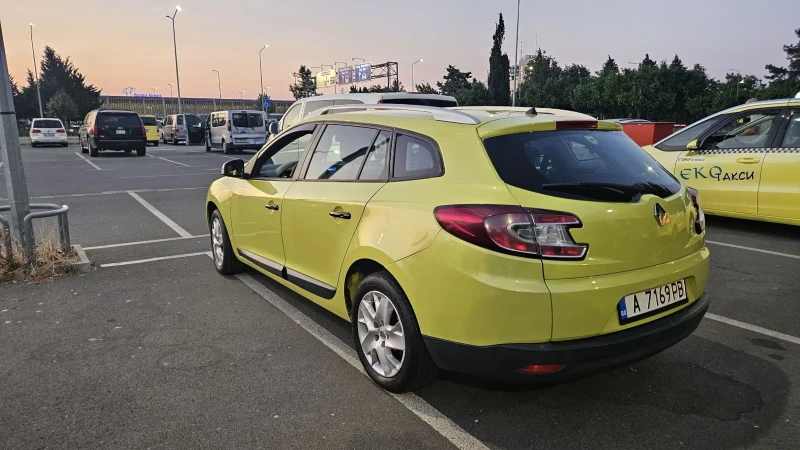 Renault Megane, снимка 2 - Автомобили и джипове - 52071332