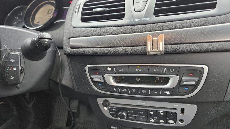 Renault Megane, снимка 9 - Автомобили и джипове - 52071332